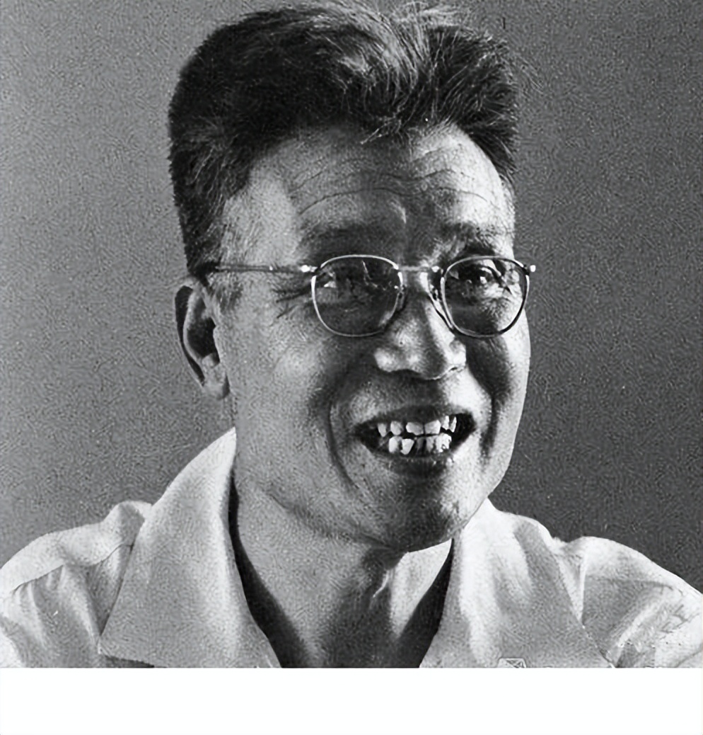 五上方寸的《五四运动》浮雕