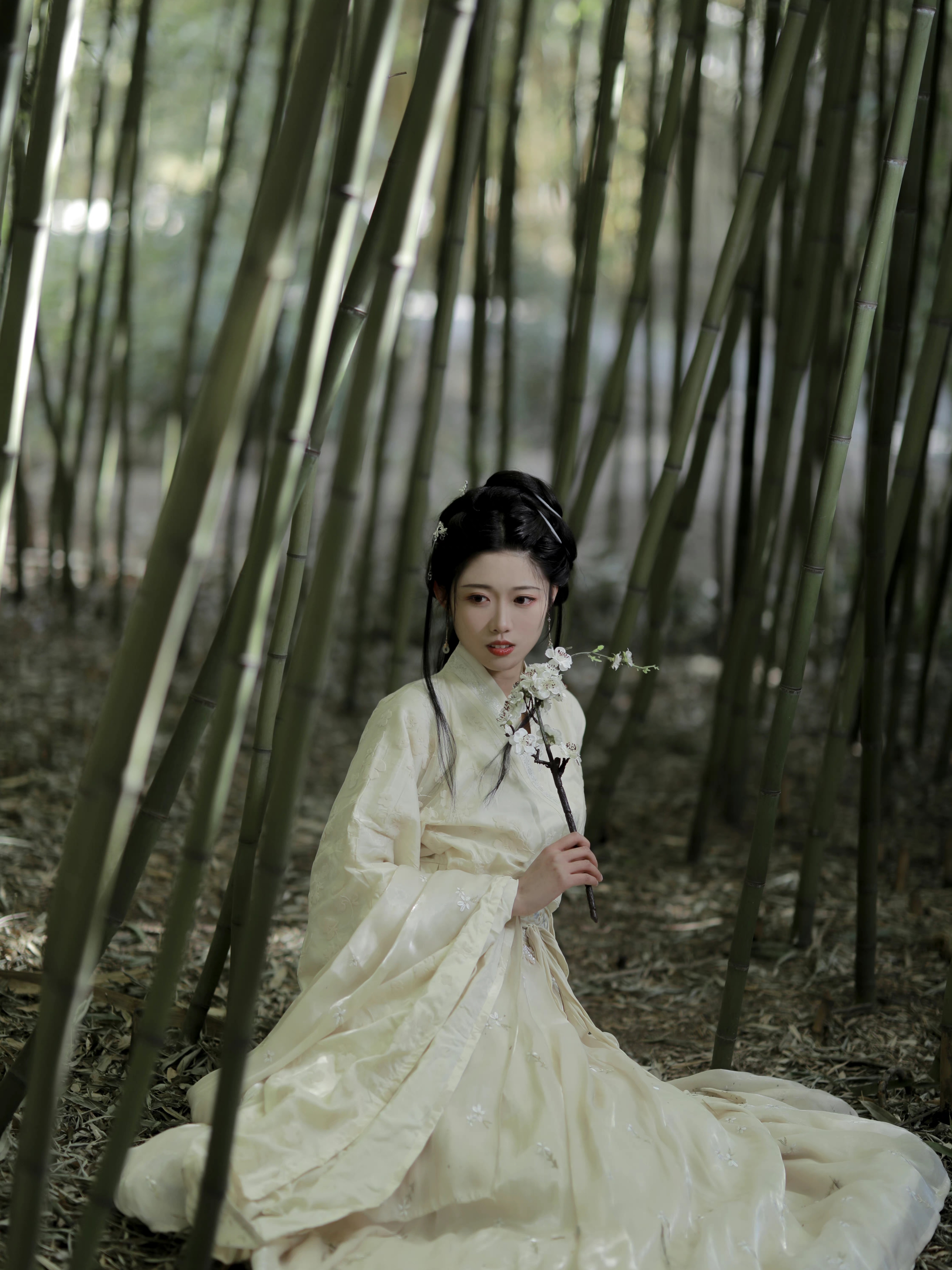 谁的柔骨刻就了谁的痴狂？