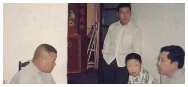 专业人士评价曹金和岳云鹏,岳云鹏被曹云金掐脖子视频