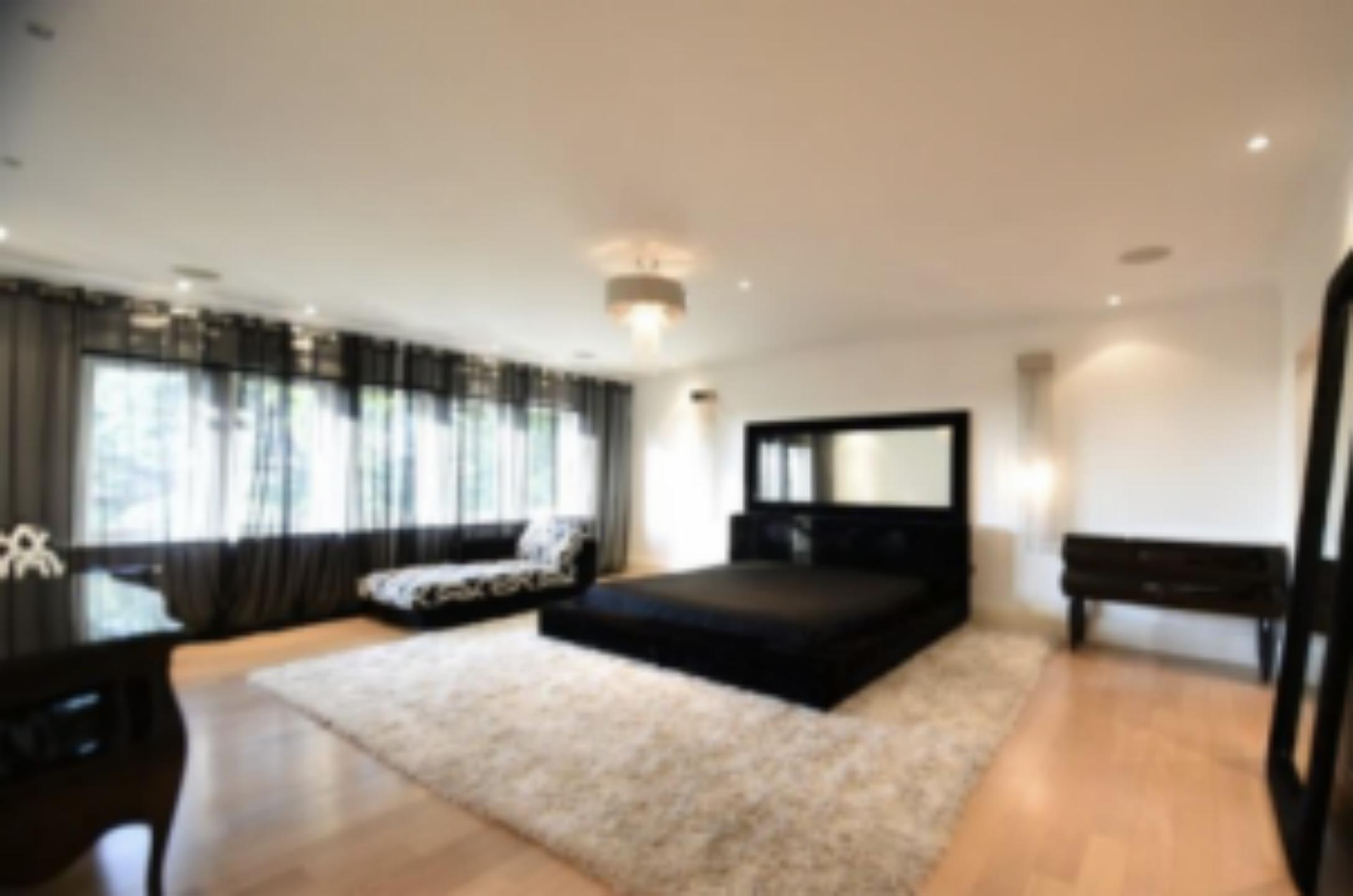 贝克汉姆和c罗谁有钱,贝克汉姆和c罗谁商业价值大