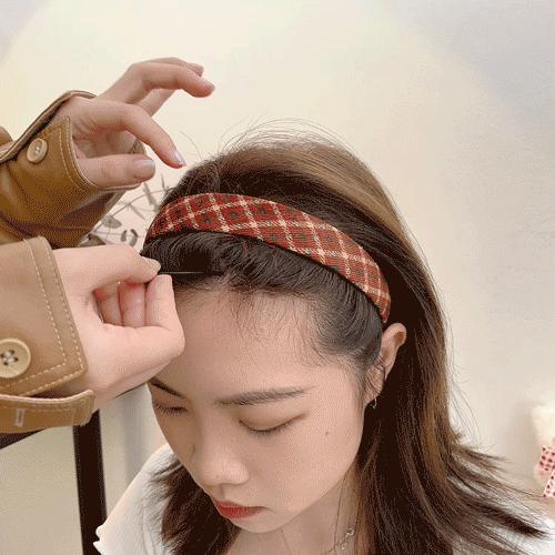 刘海长长的尴尬期如何度过,刘海尴尬期怎么弄好看女生