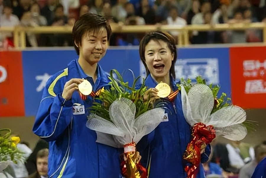 她是世界女乒第一人,大20岁老公与袁立同居12年,转身把她宠上天