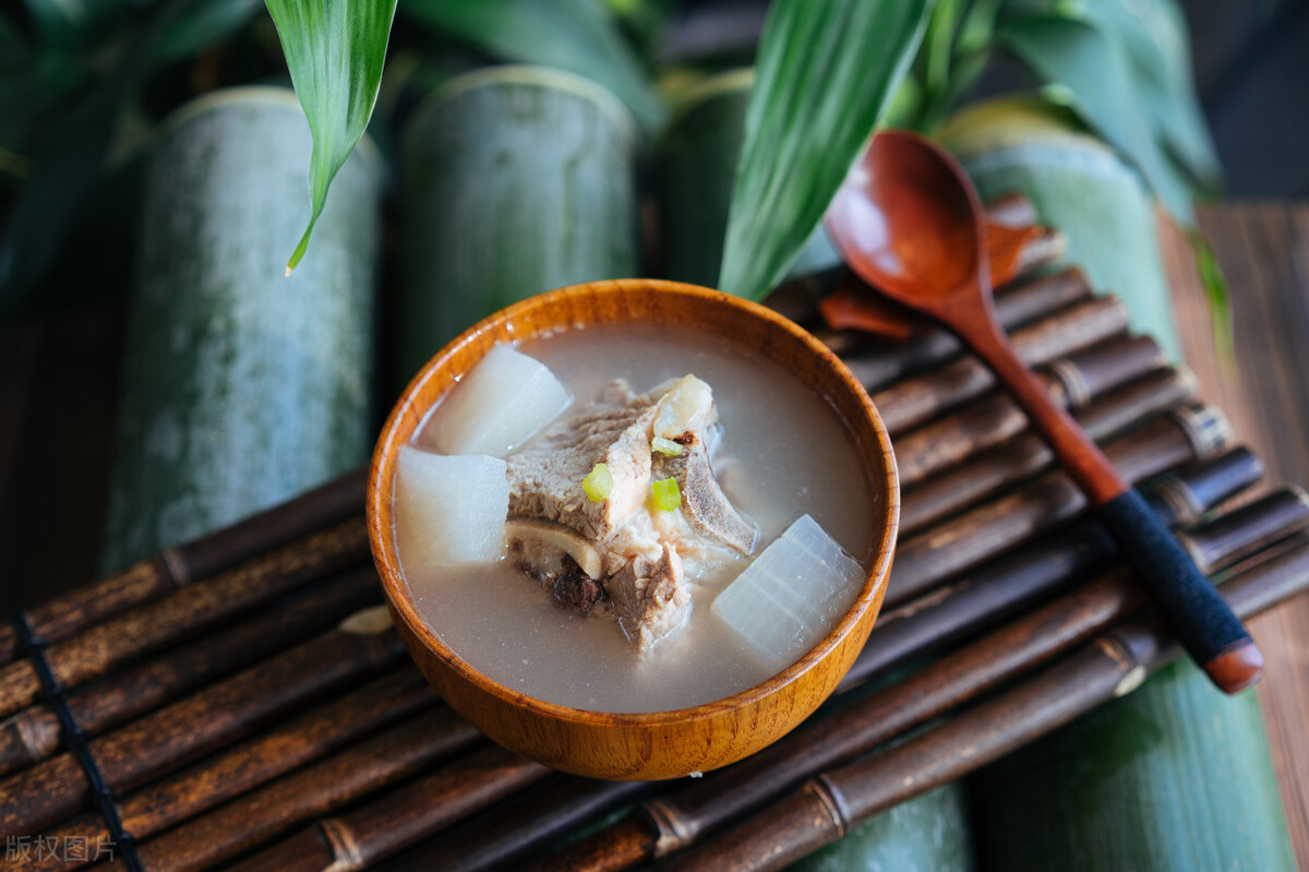 小孩骨折吃什么钙片好,小孩骨折吃什么好得快一点