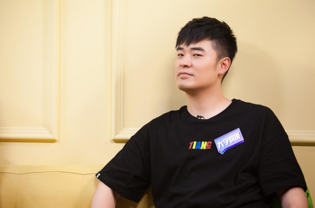 青少年应该如何正确看待偶像崇拜,应该制止学生的偶像崇拜行为吗