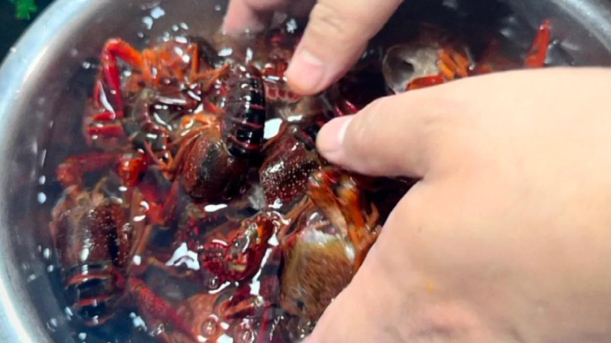 怎么做小龙虾比较入味好吃,怎么做小龙虾既入味又弹