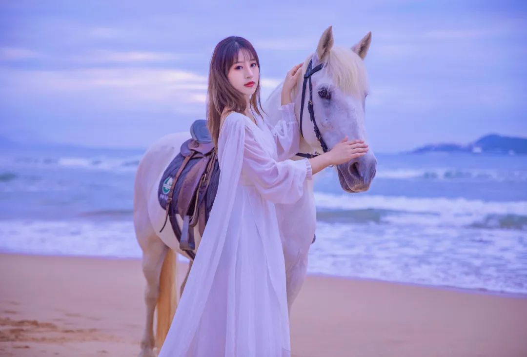 铁路人上班要全程录像,铁路人上下班穿搭差别