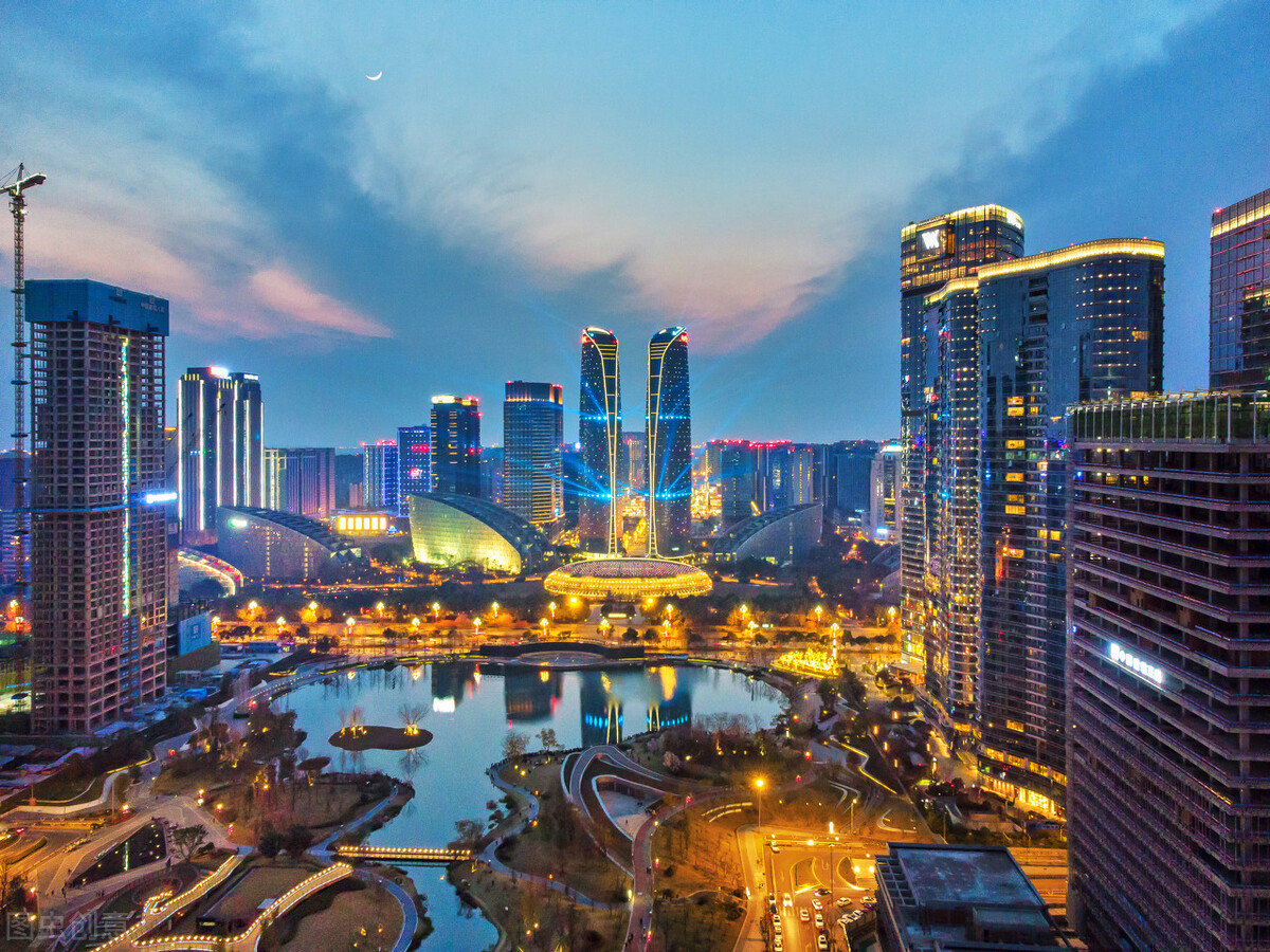 成都市小区不得阻挠建充电桩,成都市政府对小区业主安装充电桩