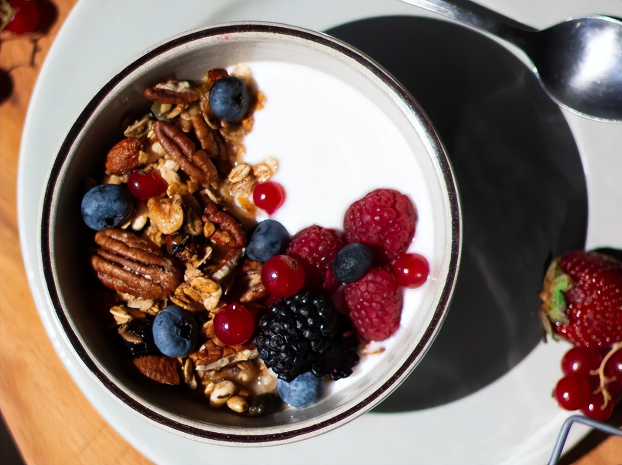 老年人高蛋白食物可以多吃吗,老人多食高蛋白食物好吗