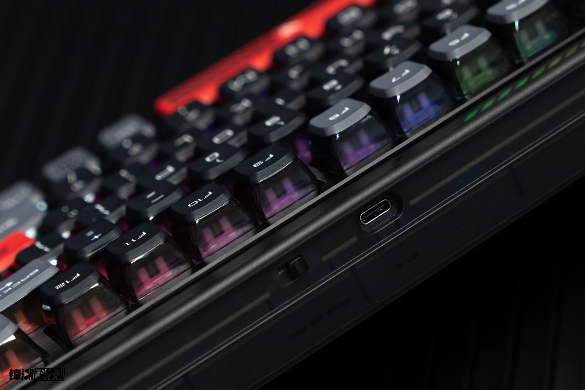红魔电竞平板游戏体验,红魔电竞机械键盘