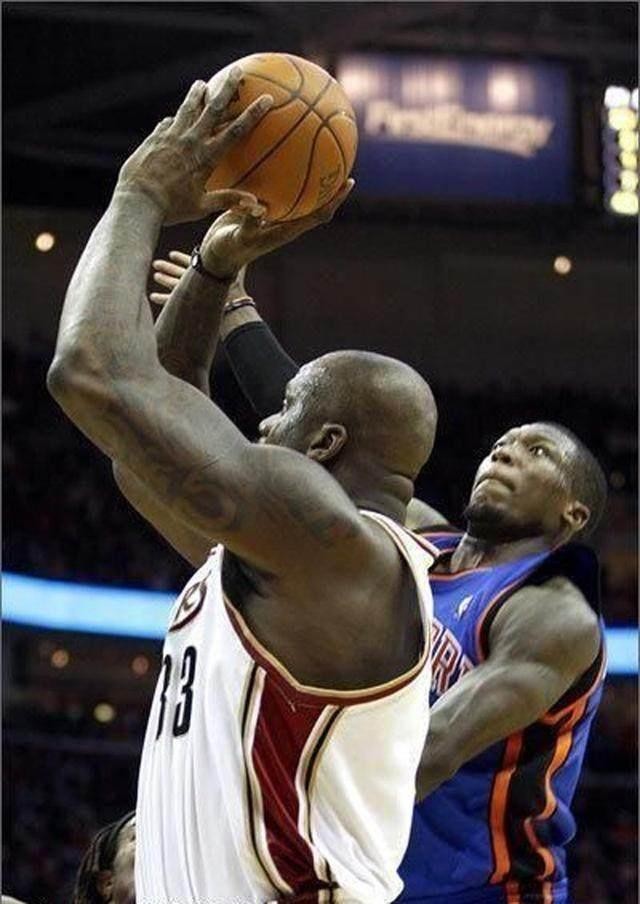 内特罗宾逊扣篮大赛飞跃姚明,内特罗宾逊身高168