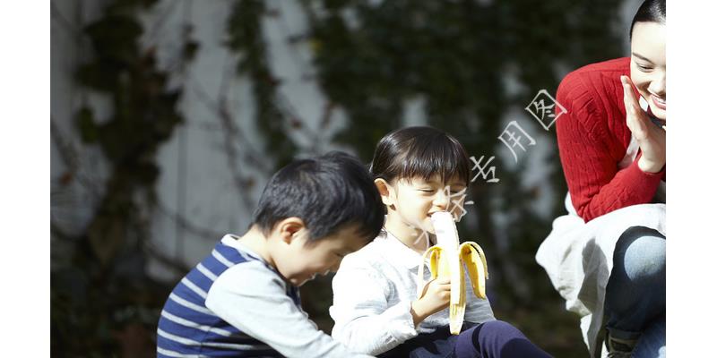 分家时大伯把烂滩地全给我爸，如今这里建高速，大伯肠子都悔青了