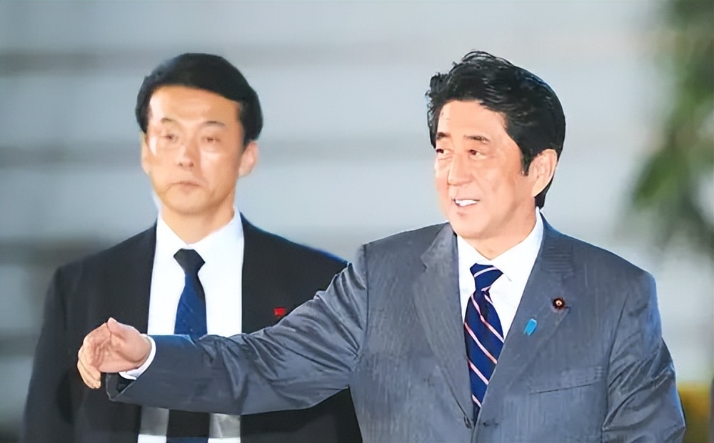 日本前首相安倍晋三演讲时被枪杀,安倍晋三演讲时胸部中枪死亡