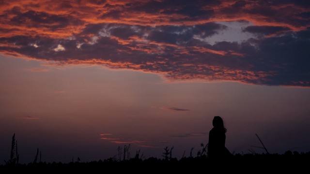 让你一眼沦陷的小众情绪文案,带有情绪高级小众文案