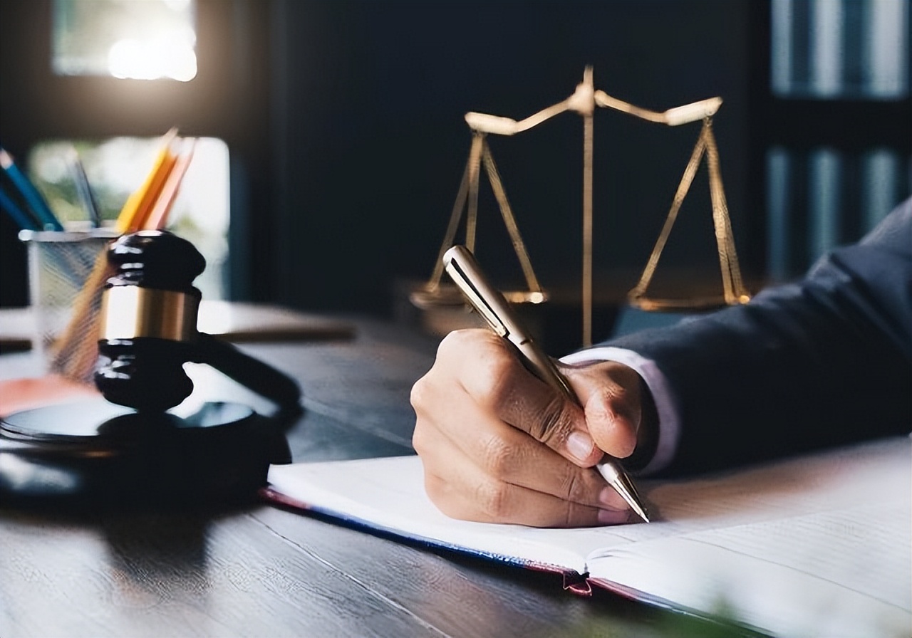 比起炫富，人们更喜欢炫贫。中美文化大不同