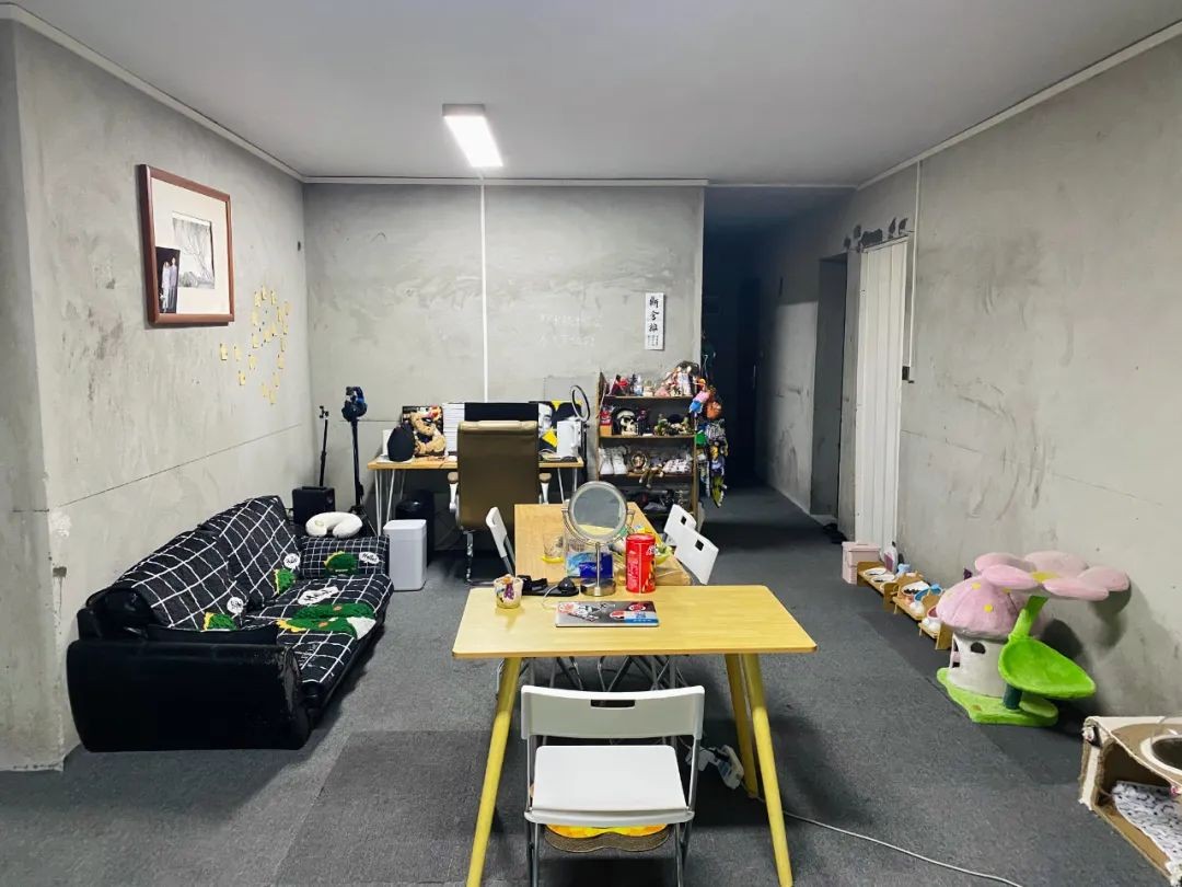 基装只花5000，小伙住进工业风新房，网友：这钱真花刀刃上了