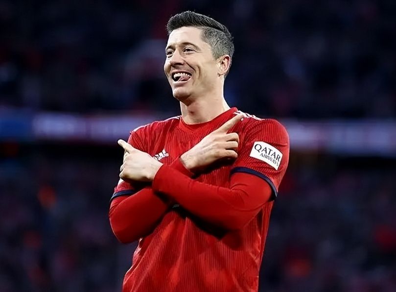 足坛十大中锋哈兰德,哈兰德进多少个球能超过c罗