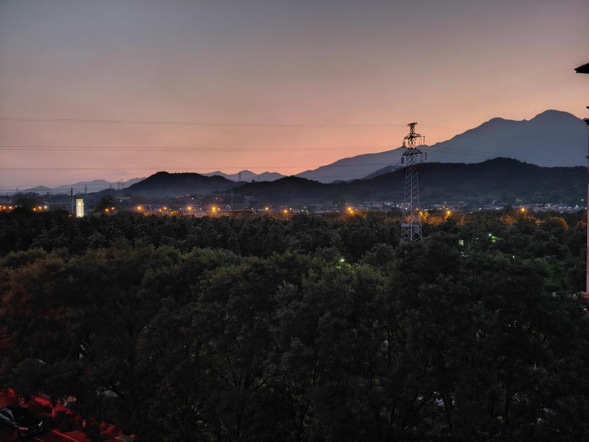 梦寐以求的无缺全面屏影像旗舰，中兴Axon40Ultra评测