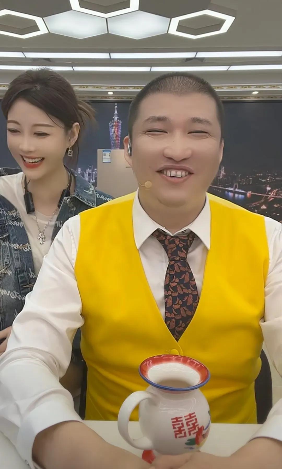 散打哥和二驴一天能挣多少钱,二驴直播带货利润