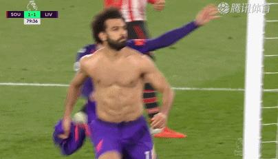 中国男足爆笑名场面亲吻,中国男足爆笑名场面握手