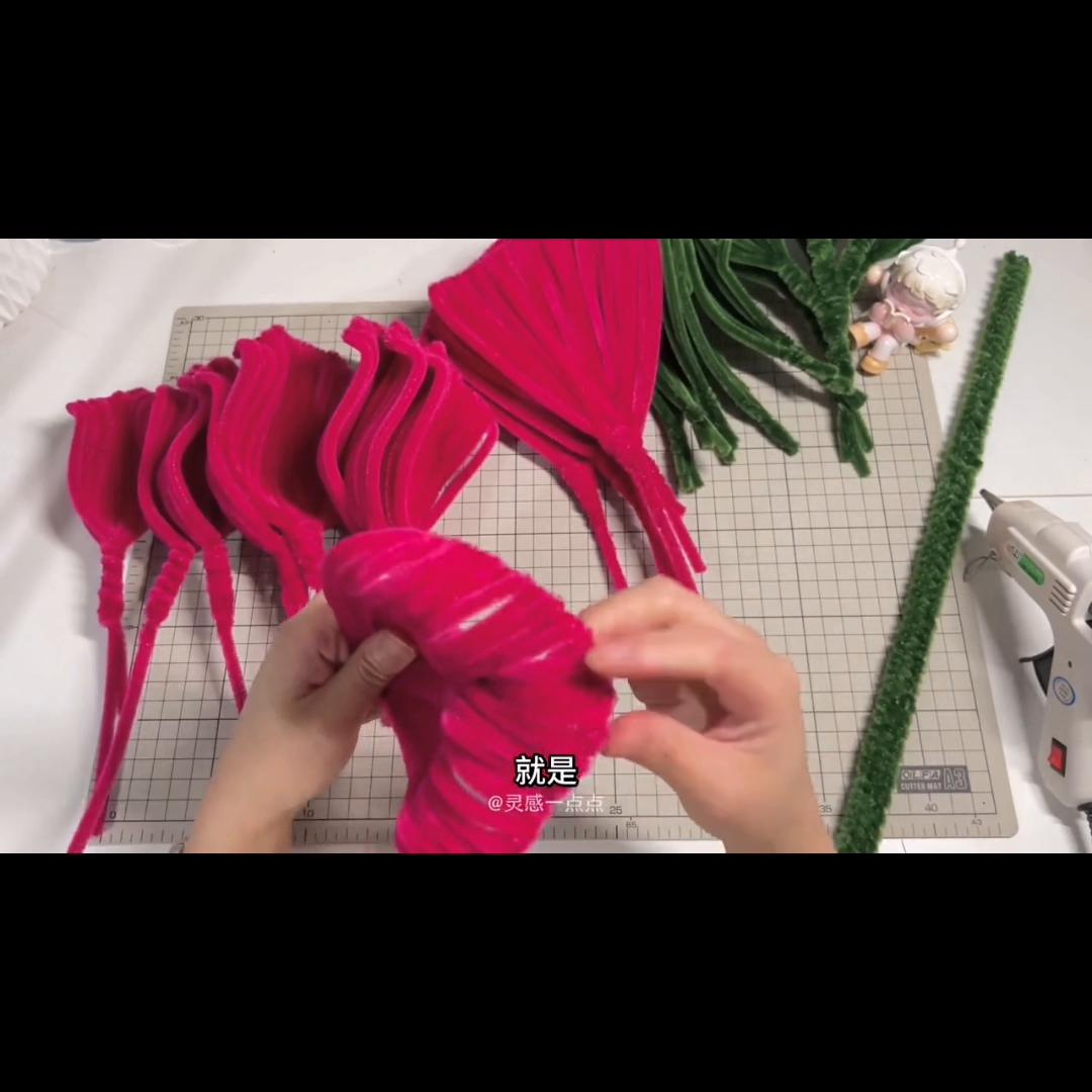 这还拿不下你？甜妹必备！扭扭棒手工超大玫瑰花！心意满...