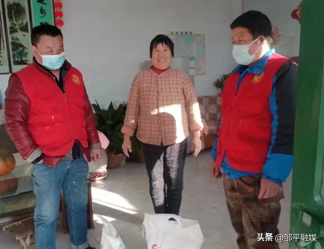 邹平市临池镇：*党**员“闪送”小分队，暖心配送在行动！