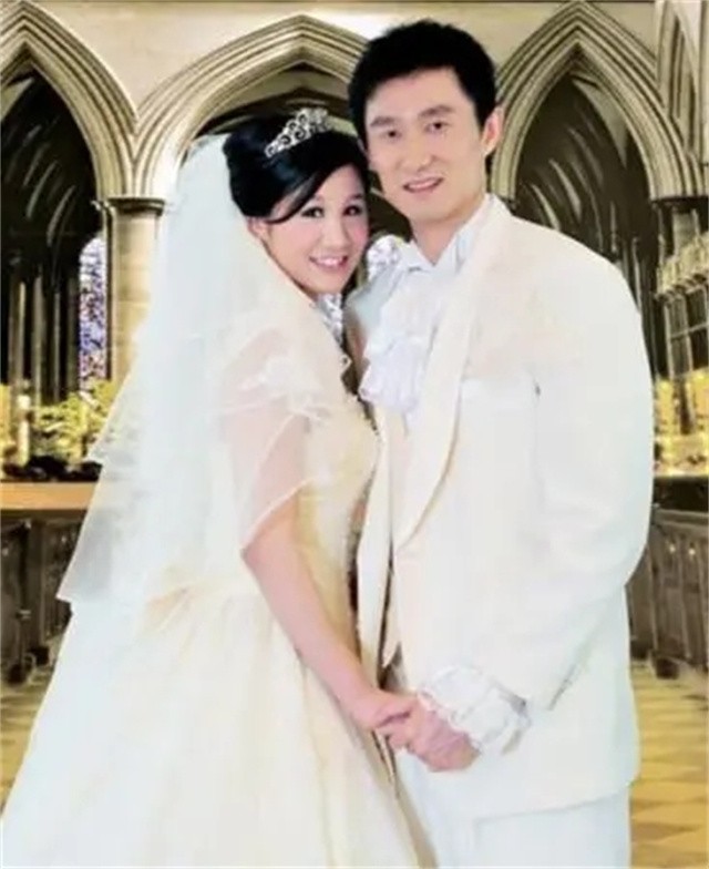 杜锋第二任妻子有孩子了吗,杜锋妻子个人简历