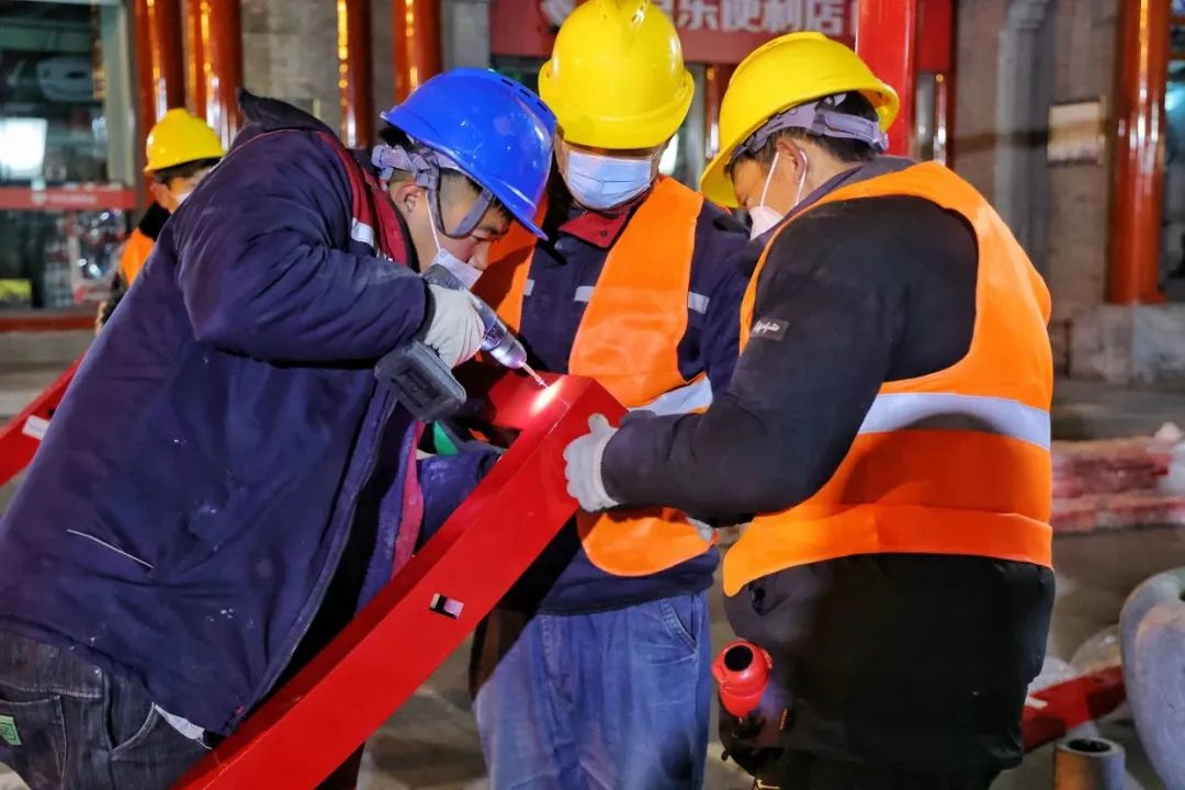 东城因你而美｜从凌晨到日暮，“亮”出年味儿的背后……