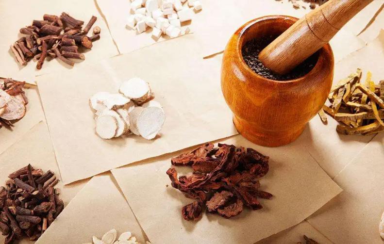 失眠、眩晕、双目干涩原是肝血虚，千古名方四物汤，专治此症