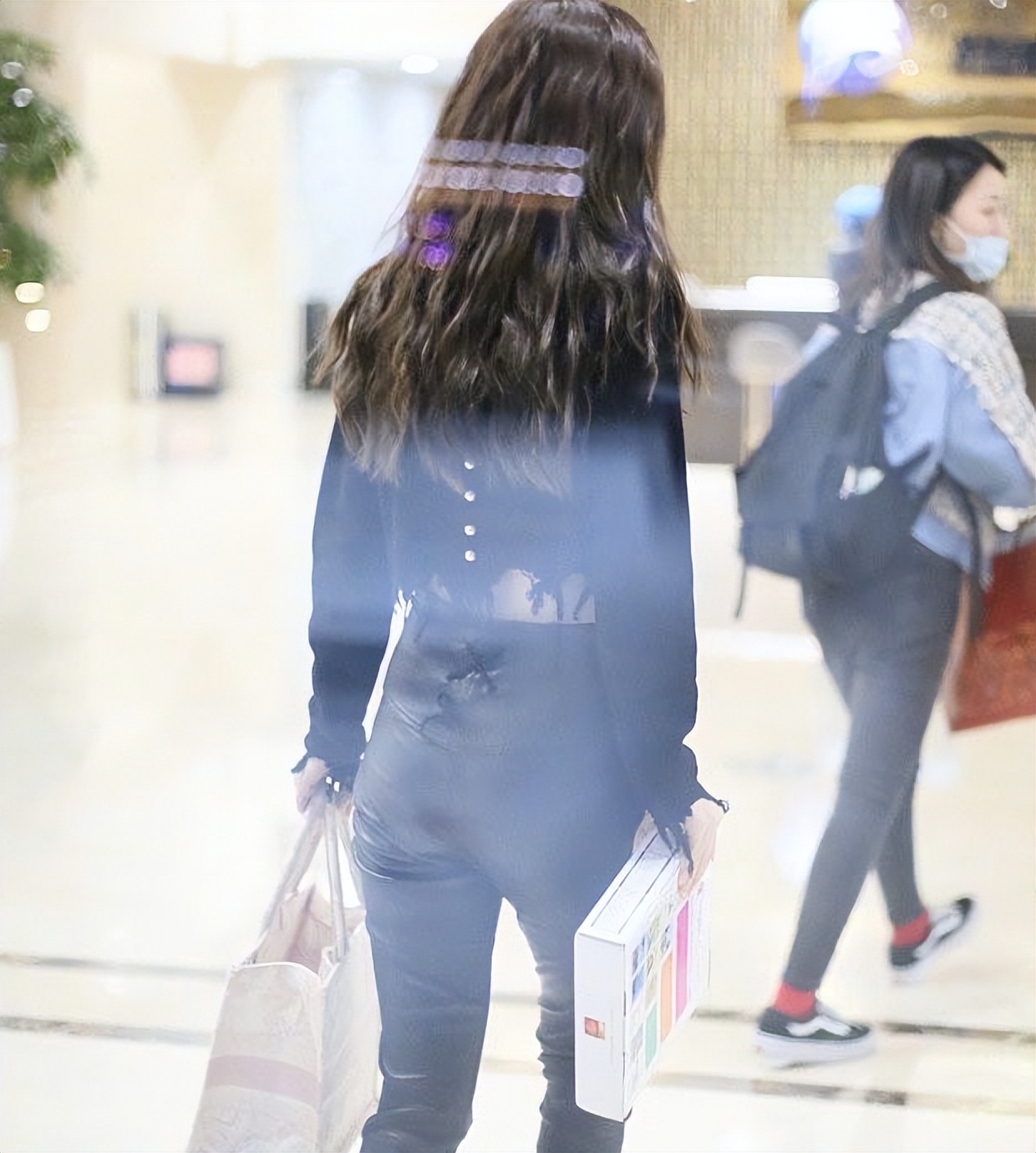 娱乐圈还有哪些假臀假肌肉,假臀假肌肉假肩膀的明星们