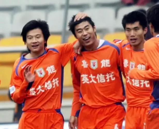 星光璀璨的泰山攻击群，盘点历代前锋前腰，我爱山东泰山系列文章