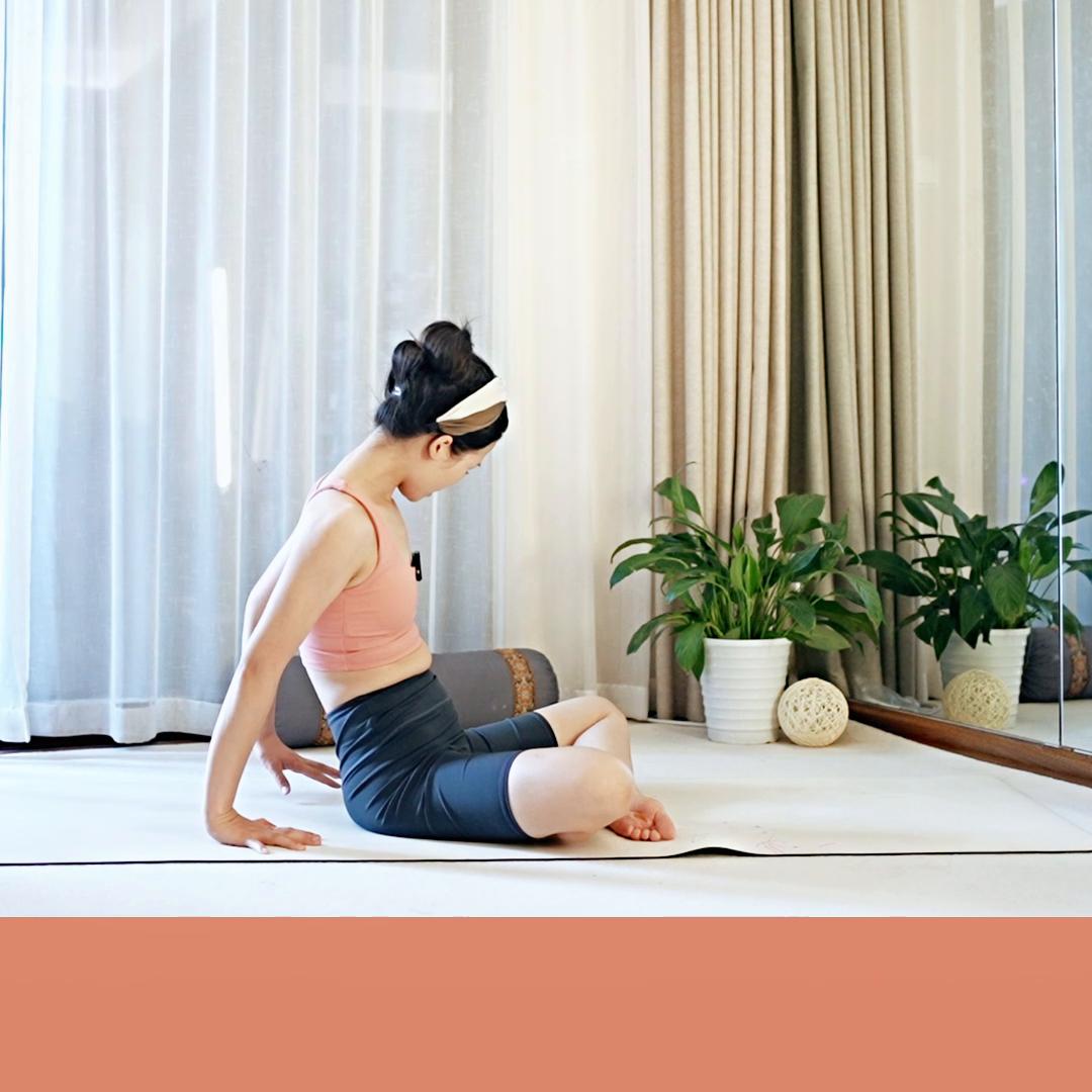 颈肩拉伸瑜伽视频,肝胆疏通的瑜伽动作视频