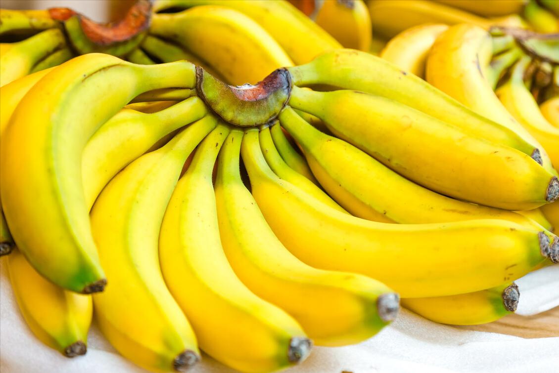 香蕉的买法和技巧,买香蕉时挑弯的还是直的好水果