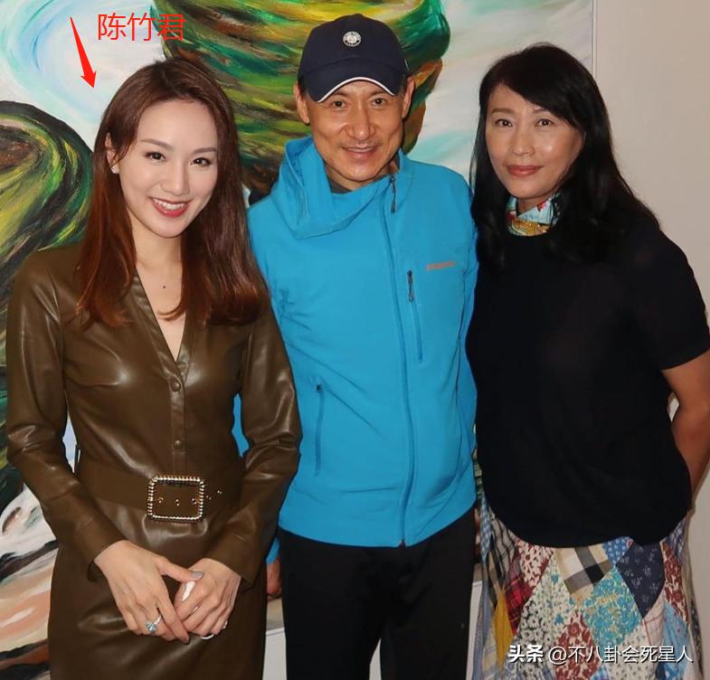 张学友7岁的照片,张学友早期西装照