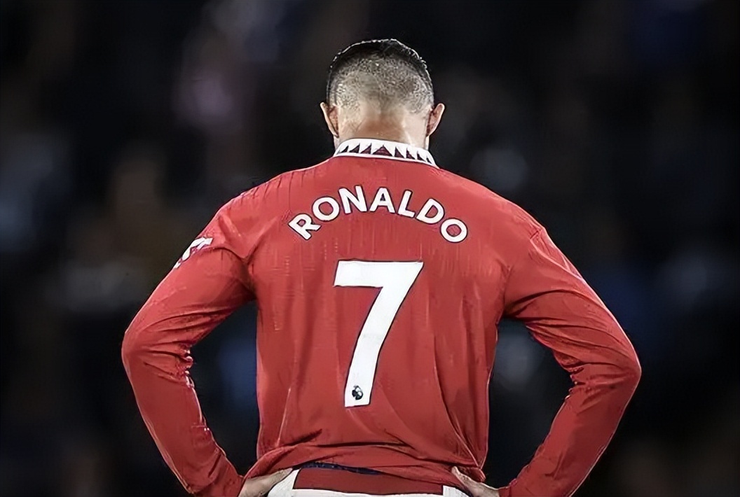 c罗生涯十大不可思议进球,38岁的c罗再度复刻18年神仙进球