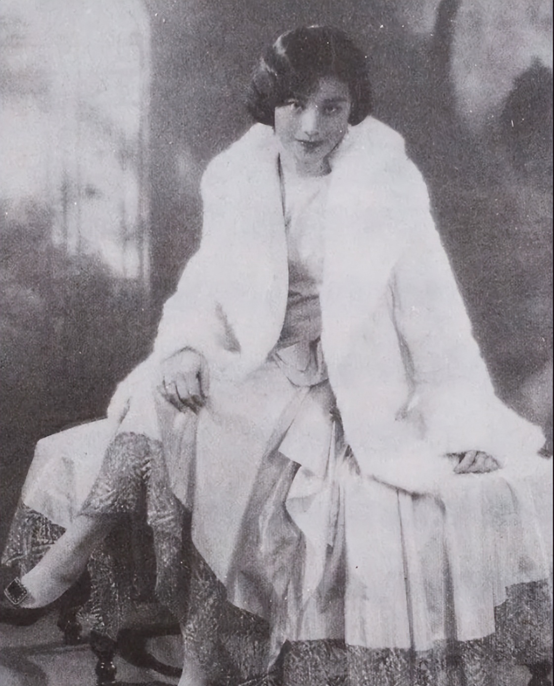 幸运的民国名媛：一婚遇渣男，二婚被富商独宠50多年，百岁仍优雅