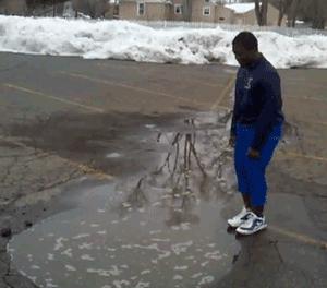 智利发现逾200米深神秘天坑,深海发现神秘大洞