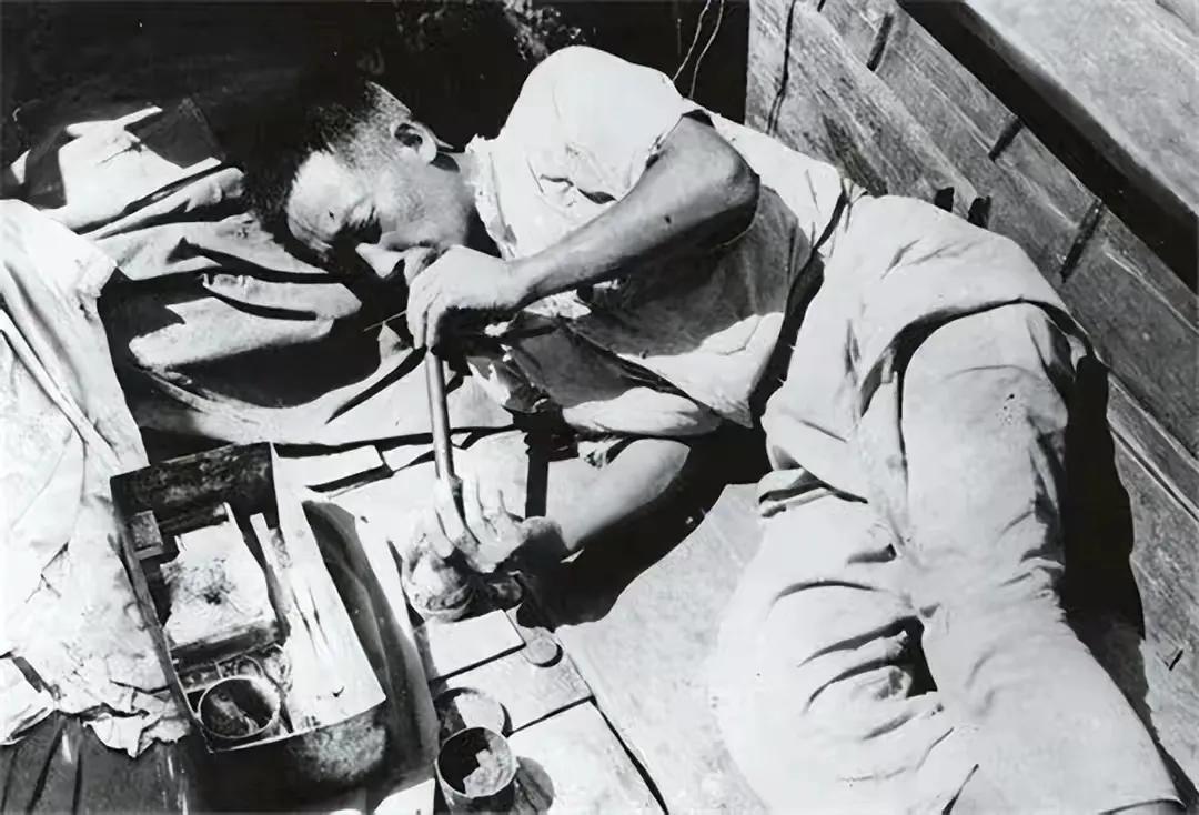 25岁民警猝死在派出所,25岁牺牲的缉毒卧底民警