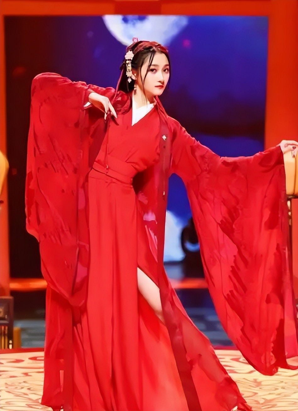 关晓彤为谁挡热搜,关晓彤烂大街造型