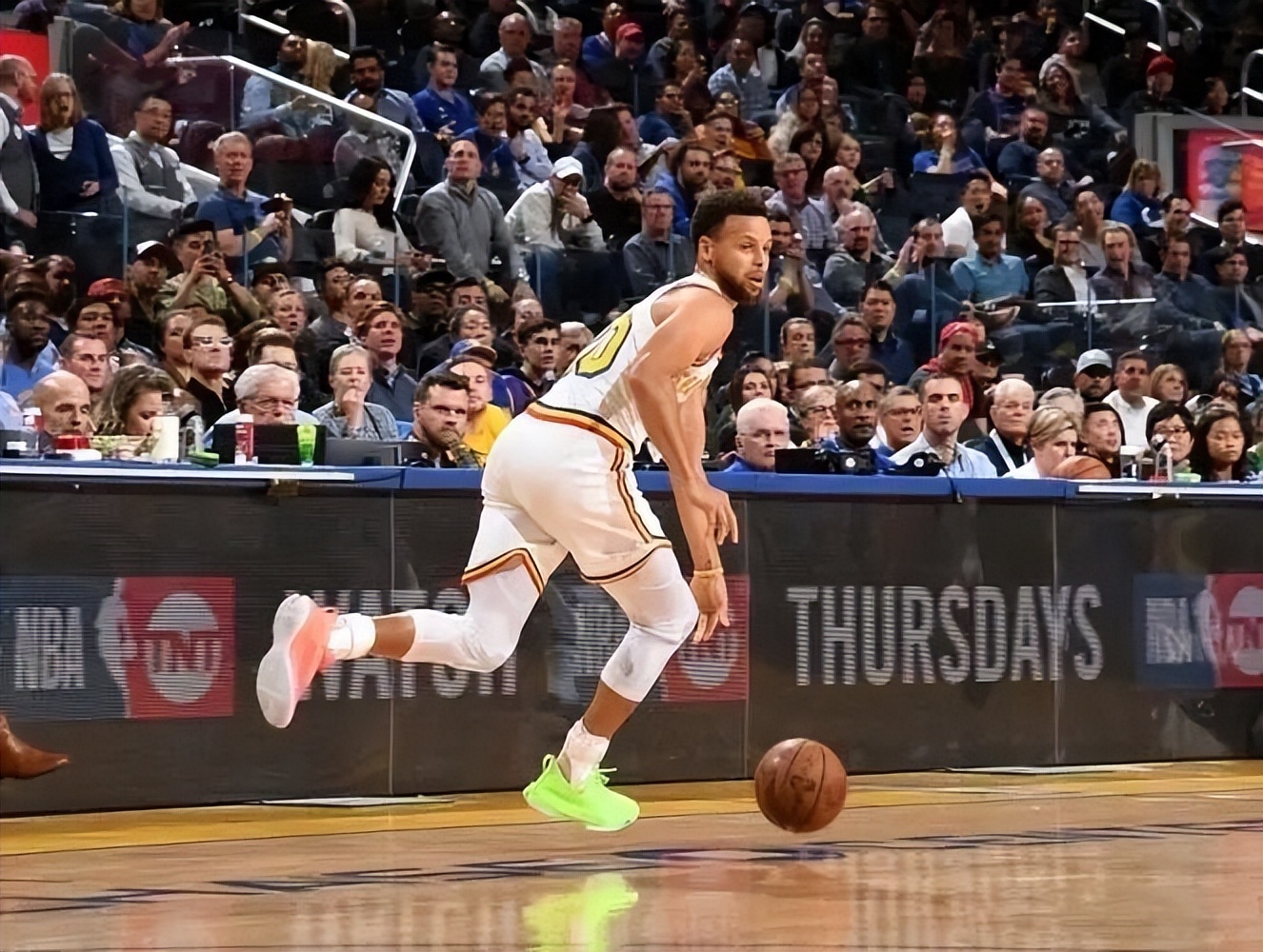 nba至今最贵的十份球员合同,nba每个队史出过多少名人堂球员