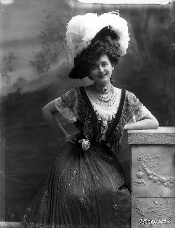 法国性感甜心，在美貌和性命之间，加比选择了保持美貌