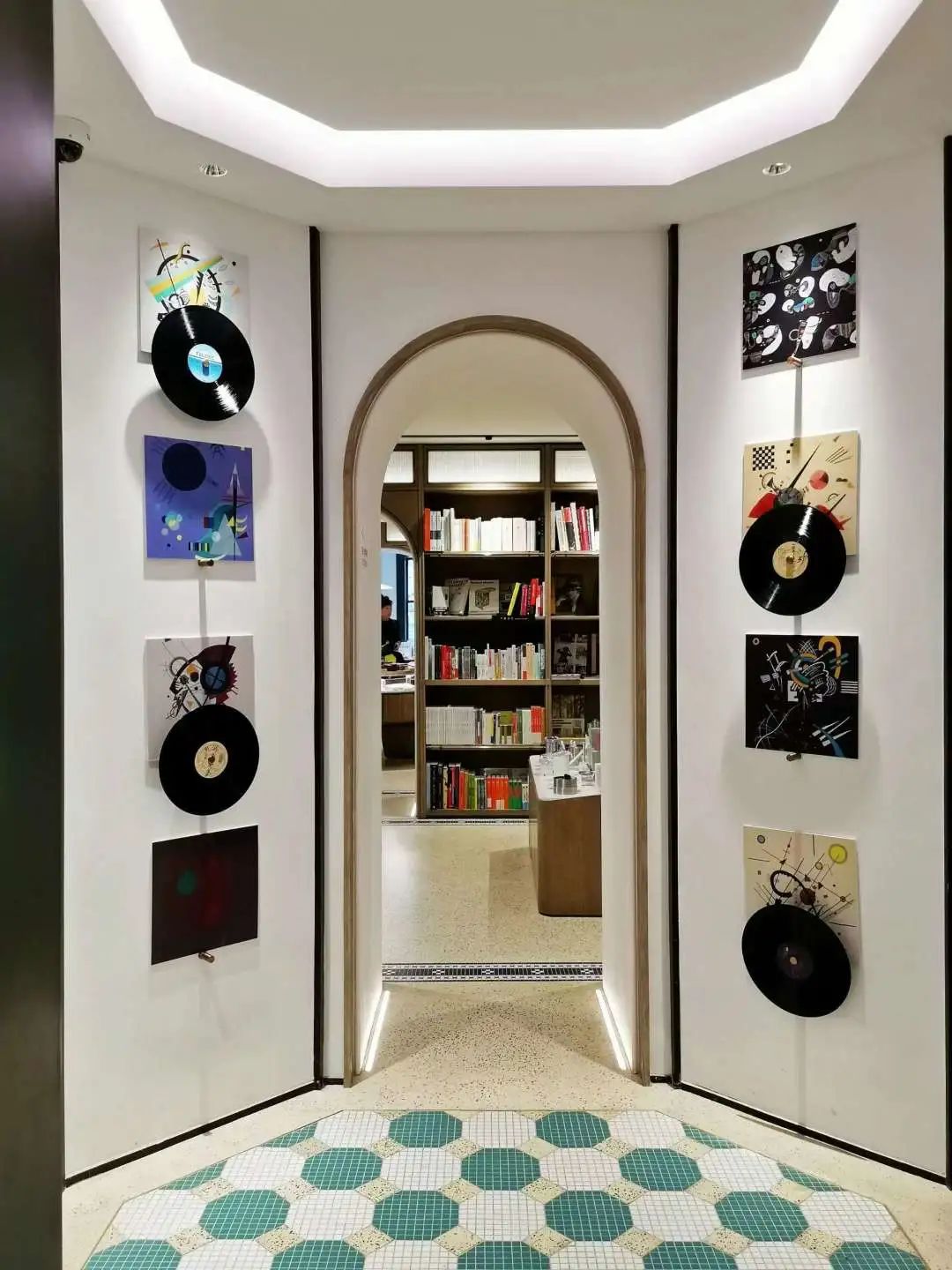 灏忓竷鎽勫奖鍥㈤槦,灏忓竷鎽勫奖