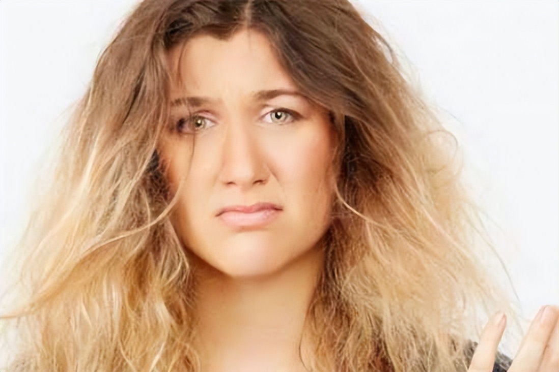 烫出来的头发毛躁是什么原因,烫出来头发毛糙是什么原因