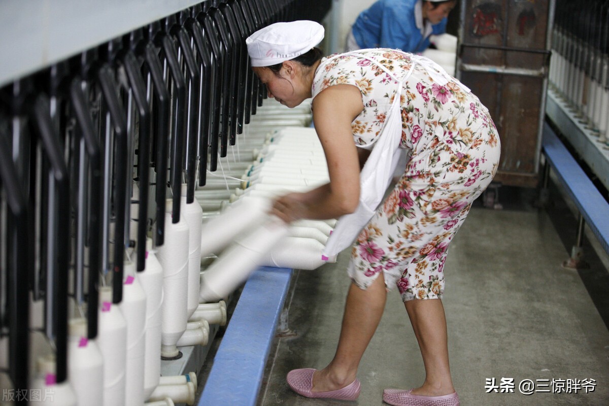 东莞流水线纪录片完整版,回忆广东东莞制衣厂18岁的青春