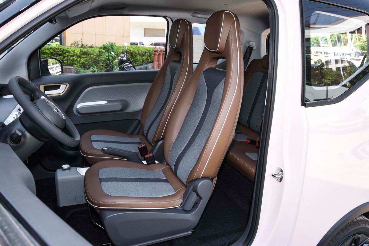 新款宏光MINIEV实车被曝,新款宏光miniev补足缺点