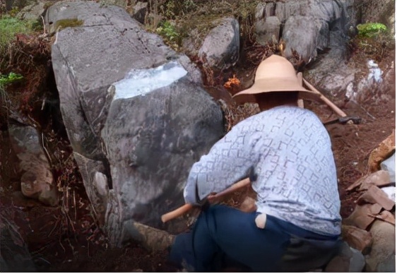 截瘫小伙坐轮椅徒步,59岁男子高位截瘫