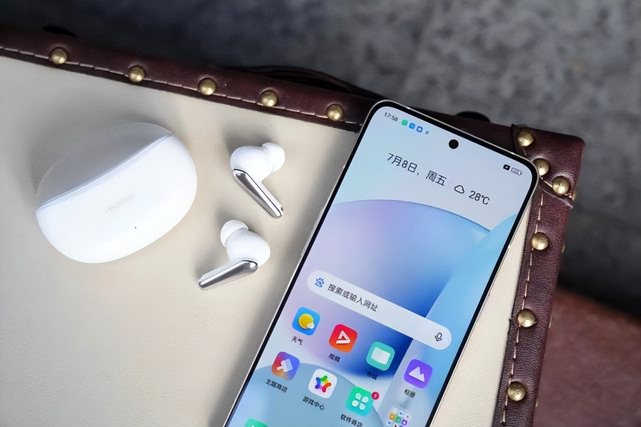 真我大师探索版gt2对比iqoo10,真我gt2和真我gt大师探索版跑分