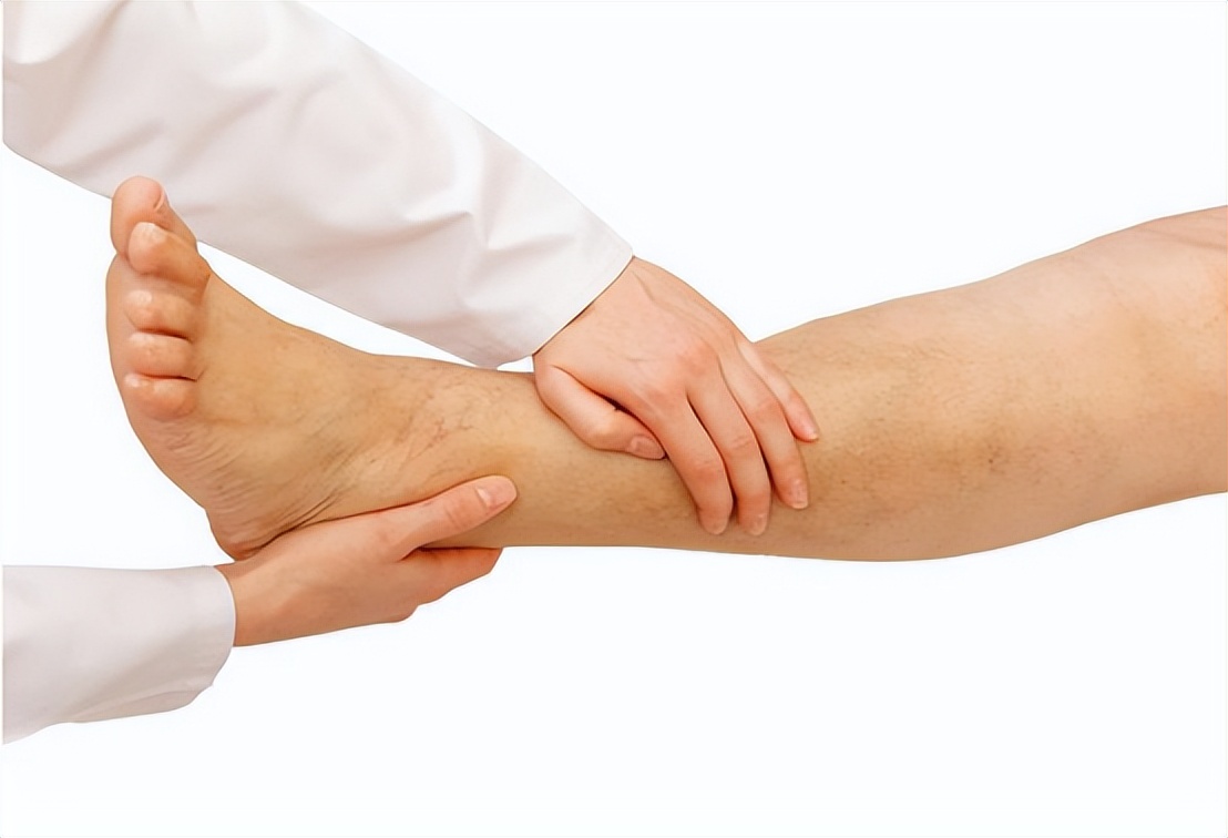 老年人胯骨骨折最佳治疗方案,老年人胯骨骨折一年了怎么治疗