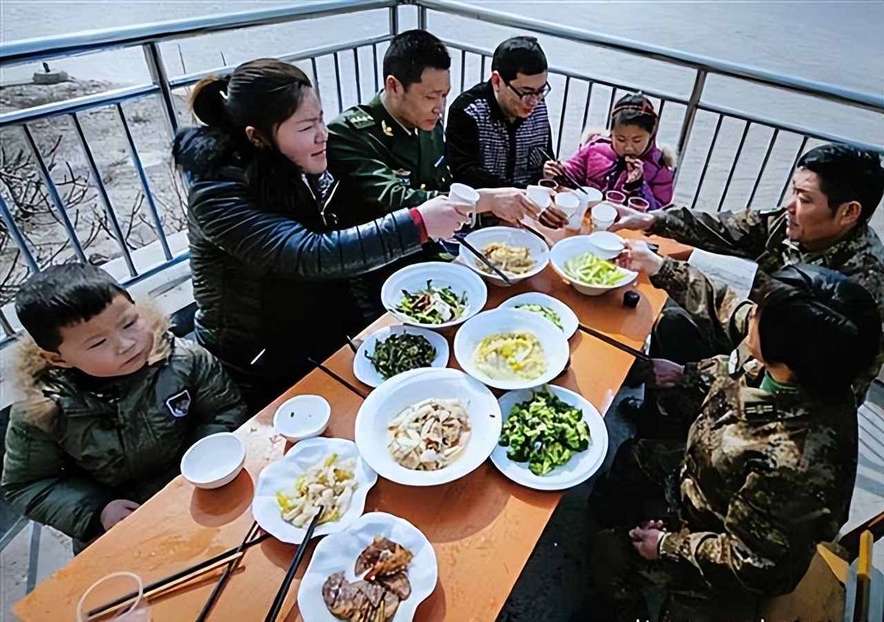 致敬夫妻坚守孤岛32年,夫妻独守孤岛三十二年