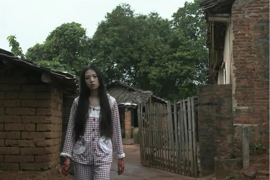 女大学生网恋，对象却是同性？被3000元卖给狗子，还生了一个儿子