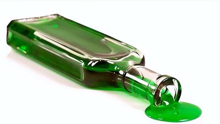 男性风油精滴肚脐能缓解便秘吗,男性睡觉前滴两滴风油精在肚脐处